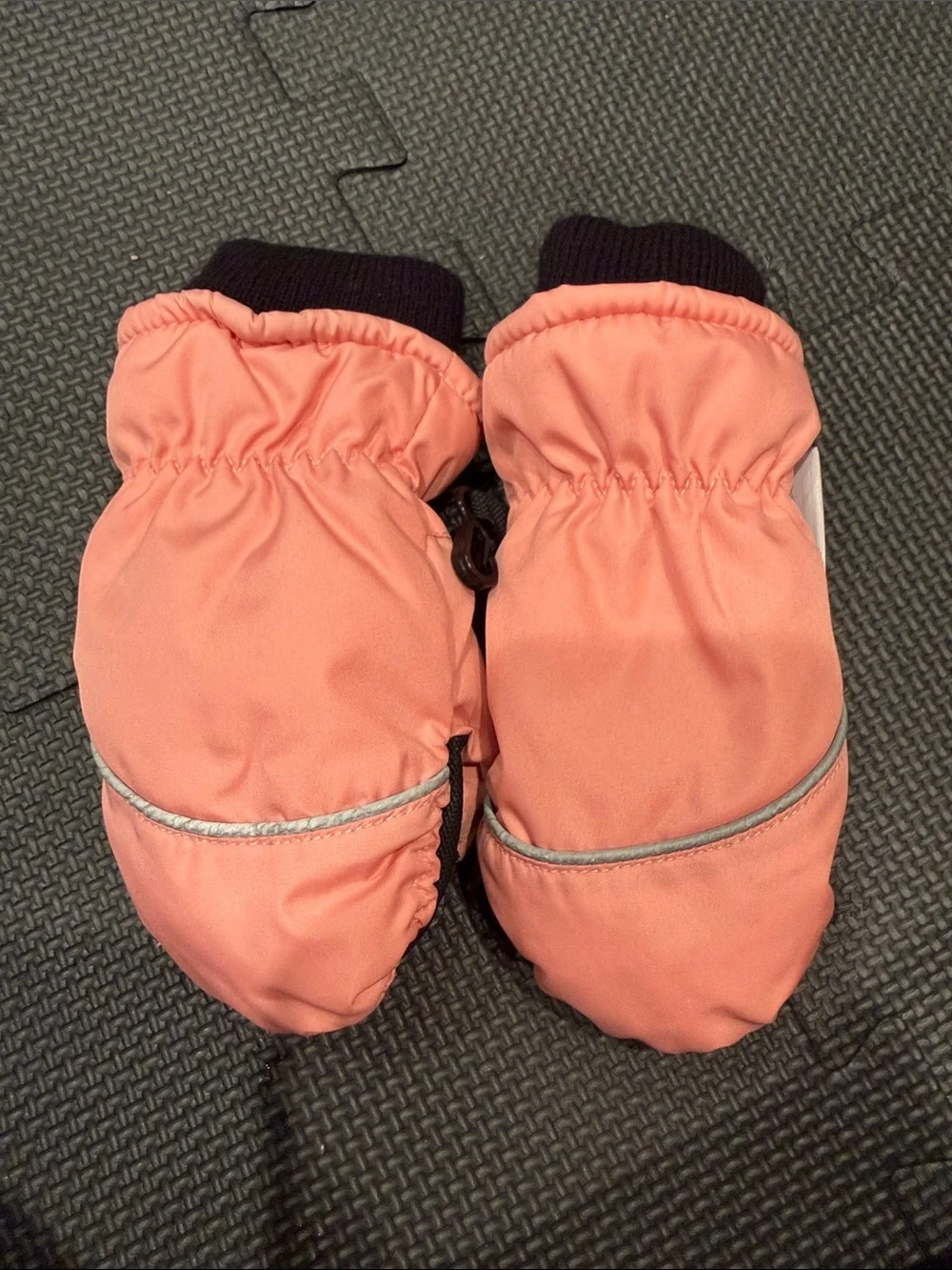 3M Thinsulate Kids Coral Pink Winter Mittens with Reflective Trim